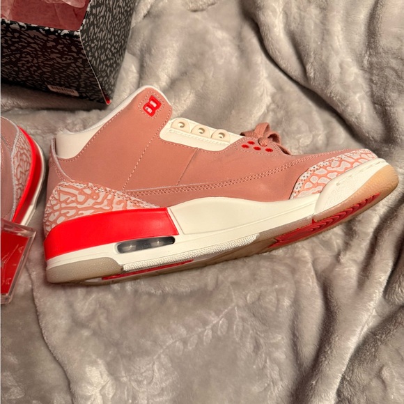 Jordan Women's Retro 3’s Rust Pink - Picture 2 of 8